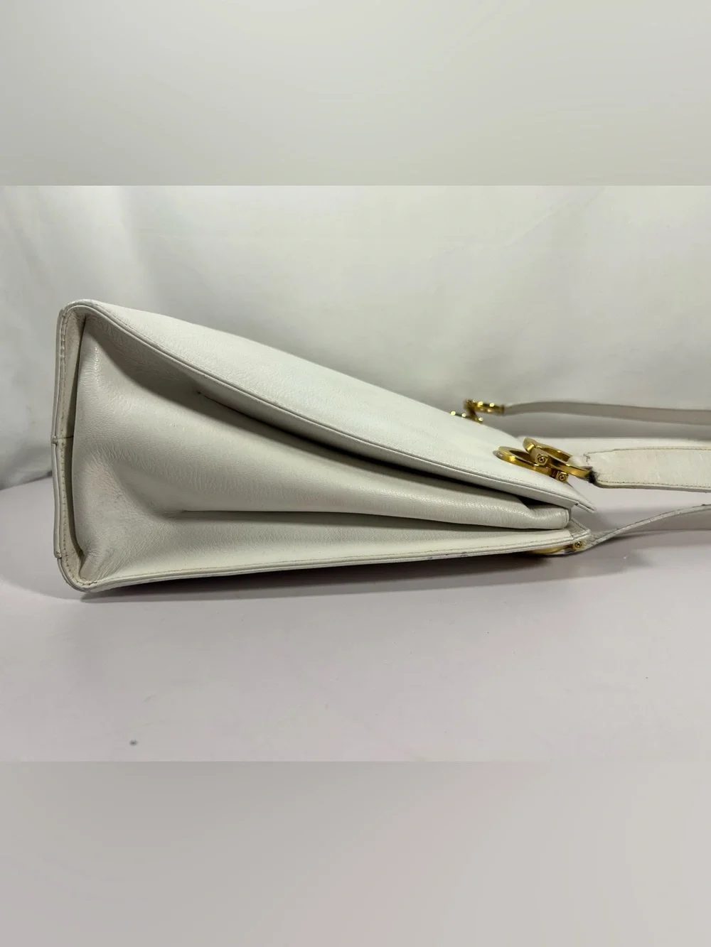 3080: Salvatore Ferragamo Gancini White Leather Shoulder Tote Bag